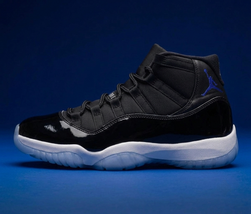 Air Jordan 11 "Space Jam"